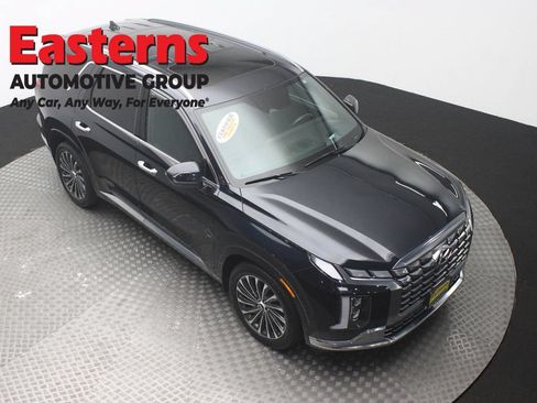 Used 2024 Hyundai Palisade Calligraphy AWD/4WD image 3