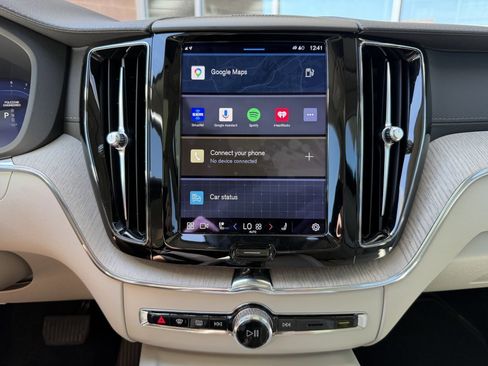 Used 2022 Volvo XC60 B5 Inscription w/ Advanced Package image 18