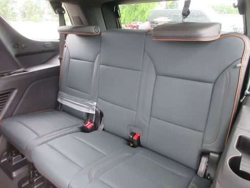 New 2026 GMC Yukon AT4 w/ AT4 Premium Plus Package AWD/4WD image 13