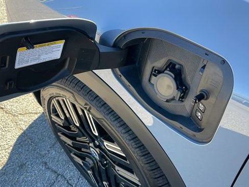 New 2026 Nissan Leaf Platinum+ w/ Cargo Package (Platinum+) image 12