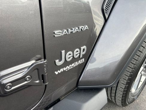 Used 2018 Jeep Wrangler Unlimited Sahara image 34