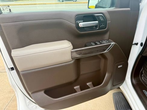 Used 2021 Chevrolet Silverado 1500 LTZ w/ Safety Package II AWD/4WD image 28