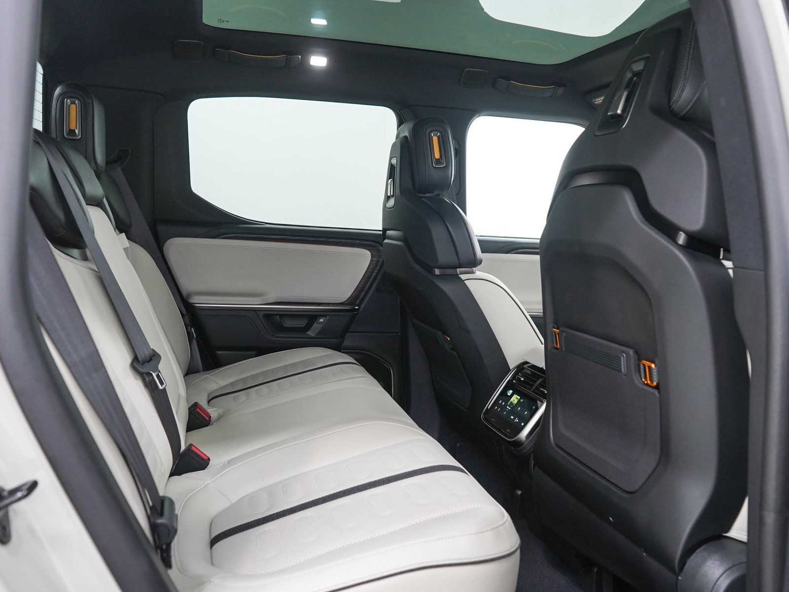 Used 2025 Rivian R1T Adventure Tri AWD/4WD image 15