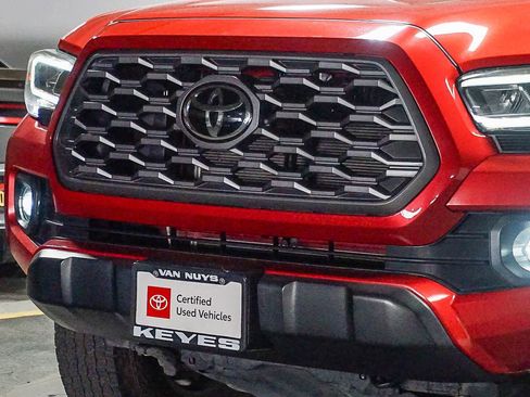 Certified 2022 Toyota Tacoma TRD Off-Road w/ Technology Package RWD image 6