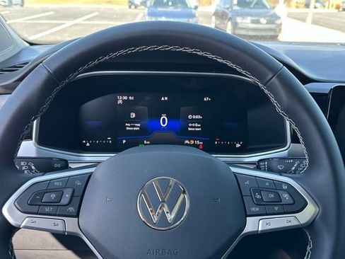 New 2026 Volkswagen Taos SE AWD/4WD image 40