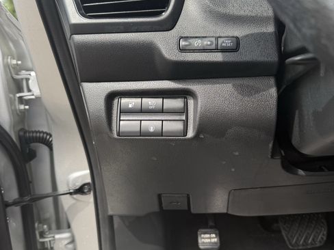 Used 2025 Nissan Leaf S FWD image 17
