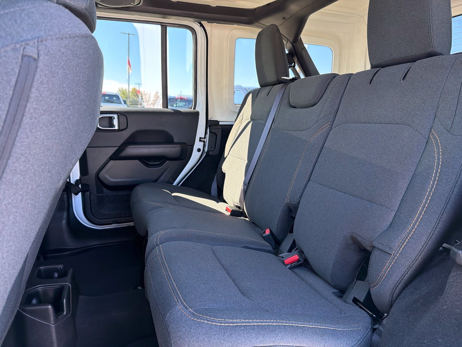 Used 2025 Jeep Wrangler Unlimited Sahara AWD/4WD image 12