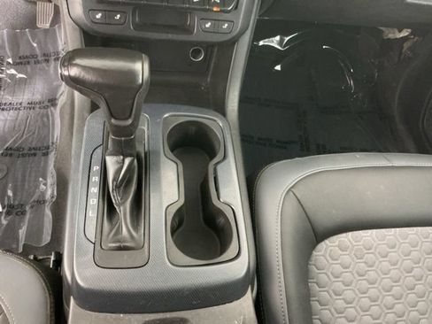 Used 2020 Chevrolet Colorado Z71 AWD/4WD image 18