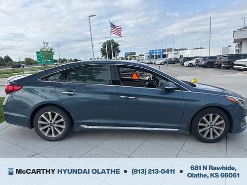Used 2016 Hyundai Sonata Limited w/ Option Group 05 FWD image 16