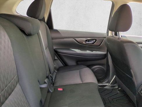 Used 2019 Nissan Rogue SV FWD image 19