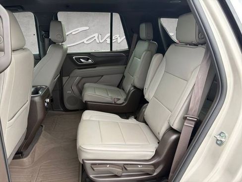 Certified 2022 GMC Yukon SLT w/ SLT Luxury Package image 23