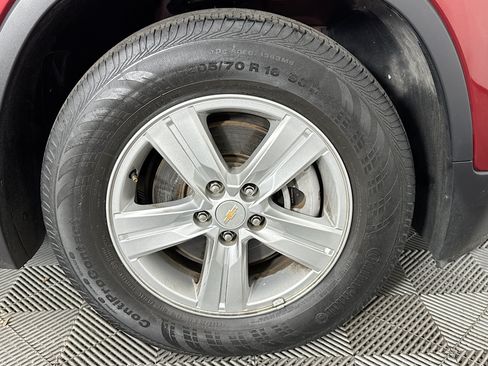Used 2022 Chevrolet Trax LT w/ LT Convenience Package FWD image 30
