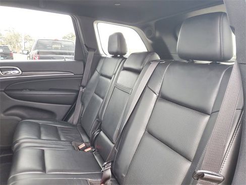 Used 2019 Jeep Grand Cherokee Limited w/ Luxury Group II image 9