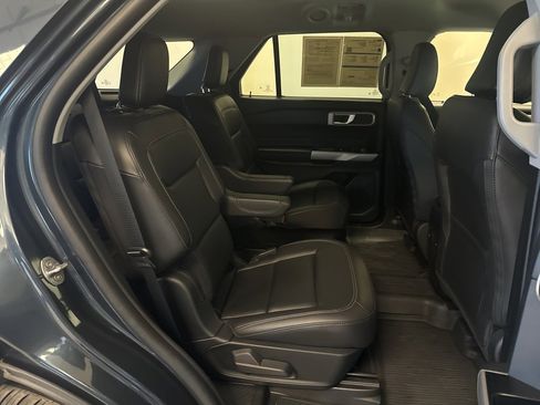 Certified 2023 Ford Explorer XLT w/ Equipment Group 202A image 7