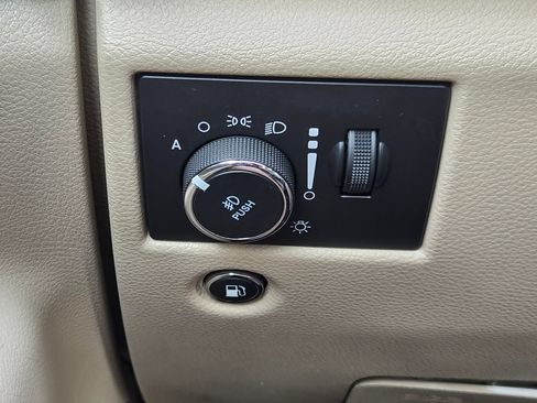 Used 2021 Jeep Grand Cherokee Limited w/ Luxury Group II RWD image 26
