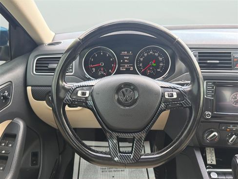 Used 2017 Volkswagen Jetta SE FWD image 22