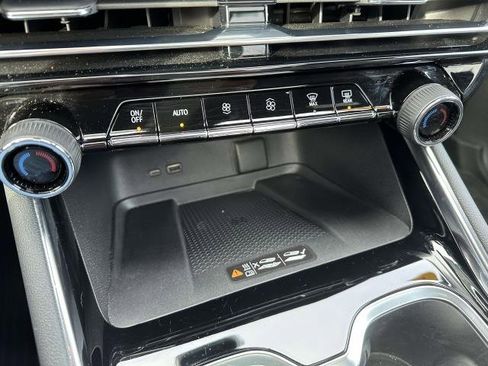 Certified 2024 Chevrolet Traverse RS w/ LPO, Floor Liner Package image 25