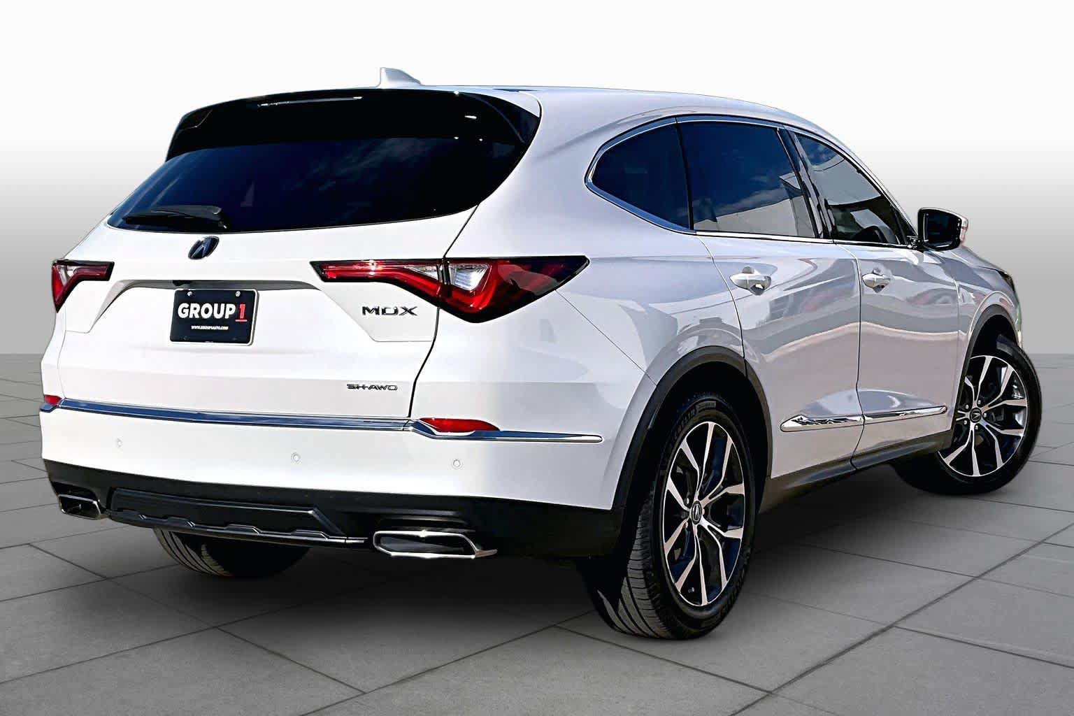 Used 2023 Acura MDX w/ Technology Package AWD/4WD image 13