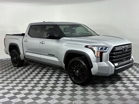 Used 2025 Toyota Tundra Limited image 9