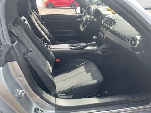 Used 2017 FIAT 124 Spider Classica RWD image 32