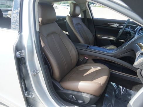 Used 2014 Lincoln MKZ Sedan 4D w/ Equipment Group 102A Reserve image 13