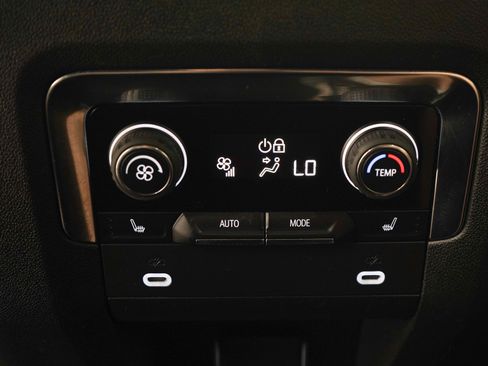 Used 2022 Chevrolet Tahoe RST w/ Luxury Package AWD/4WD image 18