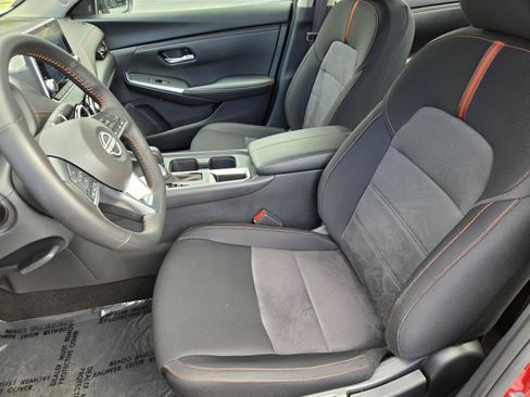 Used 2025 Nissan Sentra SR FWD image 21