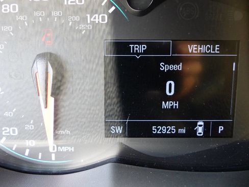 Used 2021 Chevrolet Trax LT w/ Redline Edition AWD/4WD image 28