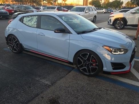 Used 2021 Hyundai Veloster N image 3