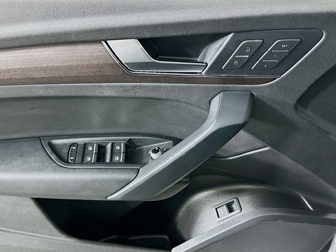 Used 2021 Audi Q5 Premium w/ Convenience Package image 15