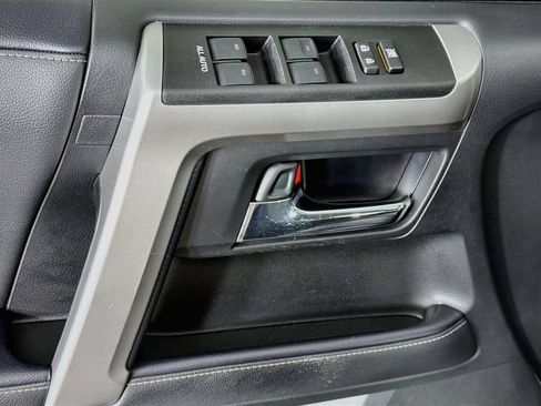 Used 2021 Toyota 4Runner SR5 Premium w/ Moonroof Package RWD image 22