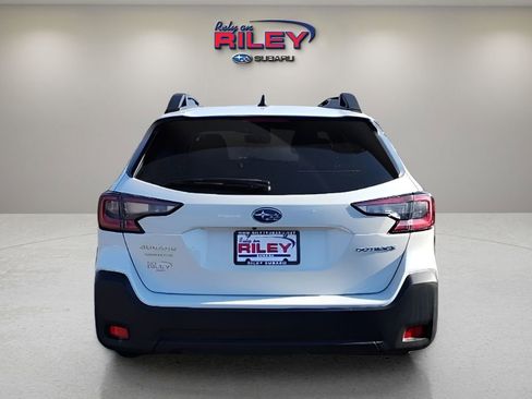 Used 2023 Subaru Outback Premium image 6