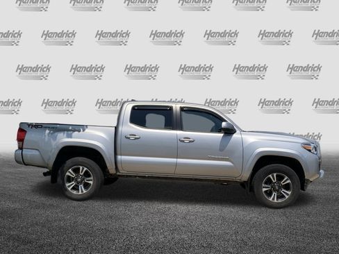 Used 2017 Toyota Tacoma TRD Sport w/ Tow Package RWD image 11