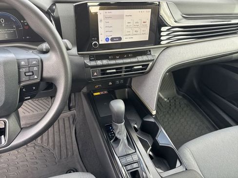 Certified 2025 Toyota Camry LE image 13