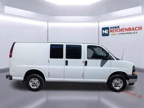 Used 2024 GMC Savana 2500 w/ Driver Convenience Package RWD image 3