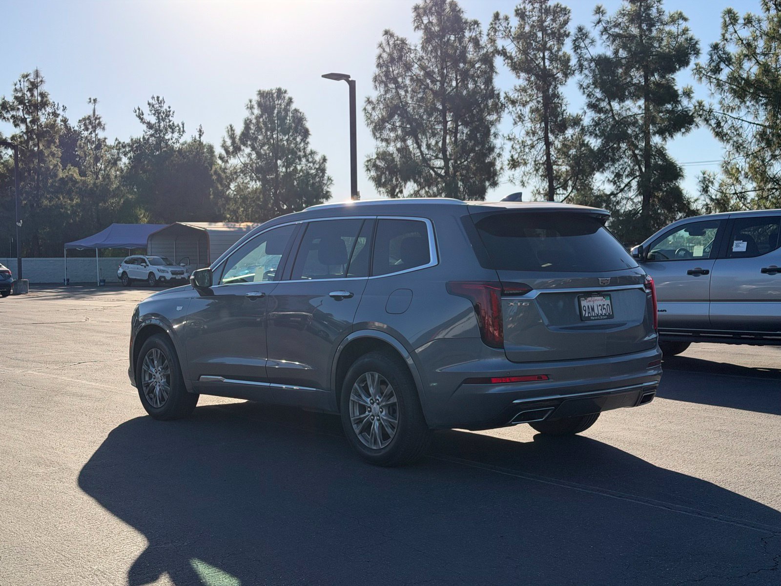 Used 2022 Cadillac XT6 Luxury w/ LPO, Floor Liner Package FWD image 3