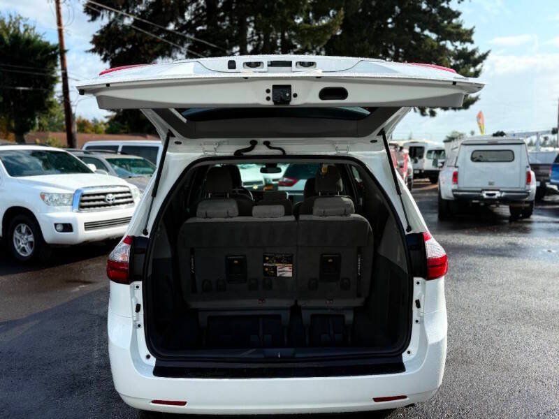 Used 2018 Toyota Sienna LE FWD image 8