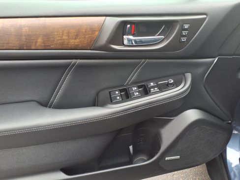 Used 2018 Subaru Outback 2.5i Limited image 7