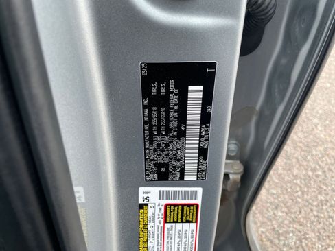 Used 2025 Toyota Grand Highlander FWD image 31