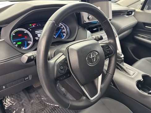 Used 2023 Toyota Venza LE AWD/4WD image 9
