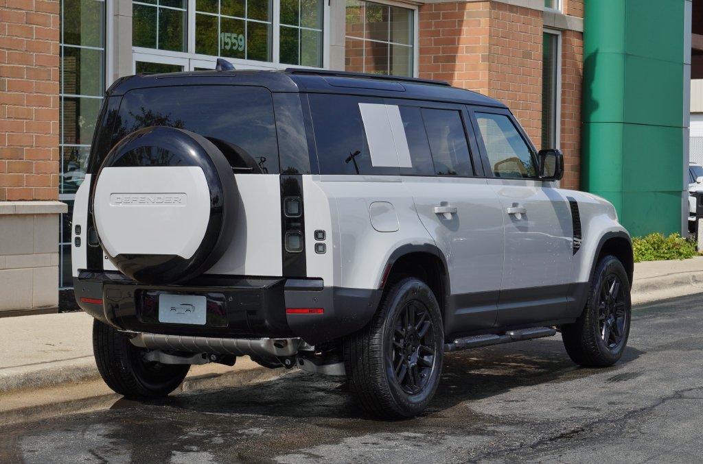 New 2026 Land Rover Defender 110 S AWD/4WD image 6