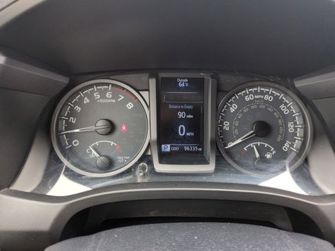 Used 2018 Toyota Tacoma TRD Sport image 15