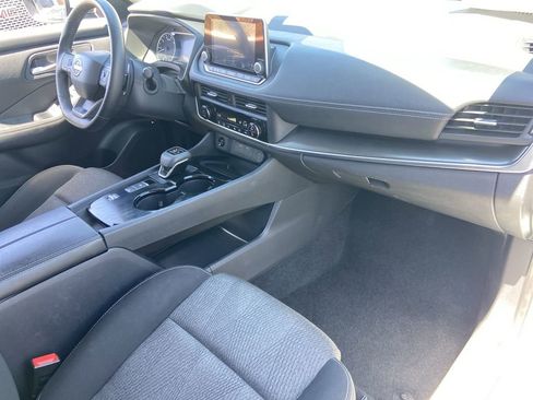 Used 2025 Nissan Rogue SV FWD image 24