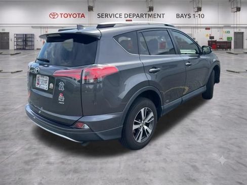 Used 2016 Toyota RAV4 XLE AWD/4WD image 6