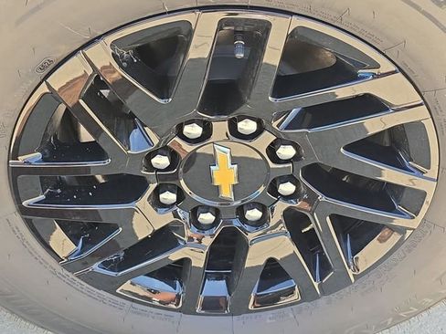 New 2026 Chevrolet Silverado EV LT w/ Plus Package AWD/4WD image 24