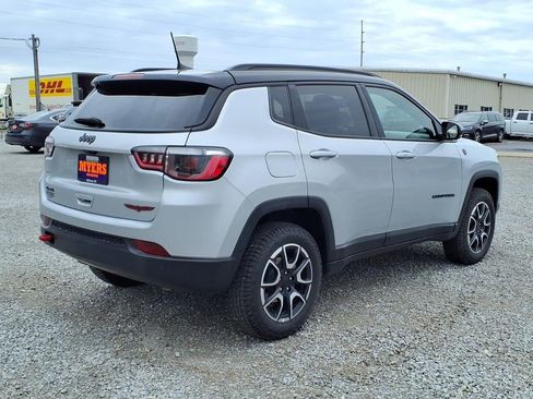 Used 2024 Jeep Compass Trailhawk AWD/4WD image 30