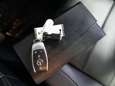 Used 2024 Mercedes-Benz GLE 450e 4MATIC image 27