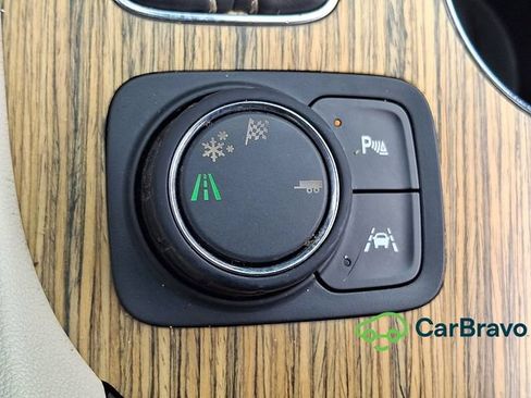 Certified 2017 GMC Acadia Denali w/ Technology Package FWD image 28