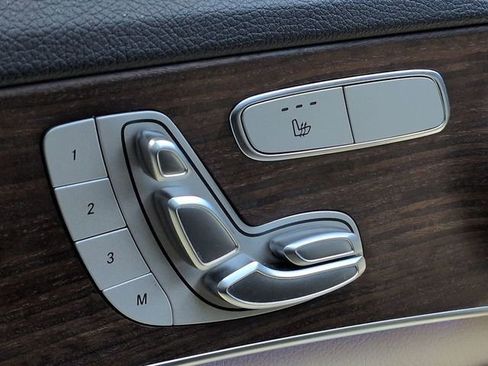 Used 2021 Mercedes-Benz C 300 4MATIC Sedan image 30