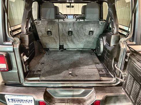 Used 2022 Jeep Wrangler Unlimited Sahara w/ Cold Weather Group image 24